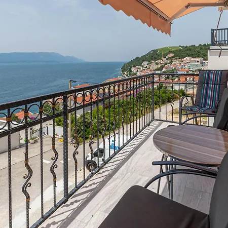 Lovely Apartment In Komarna With House Sea View