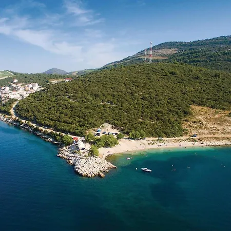 Lovely Apartment In Komarna With House Sea View Apartman *