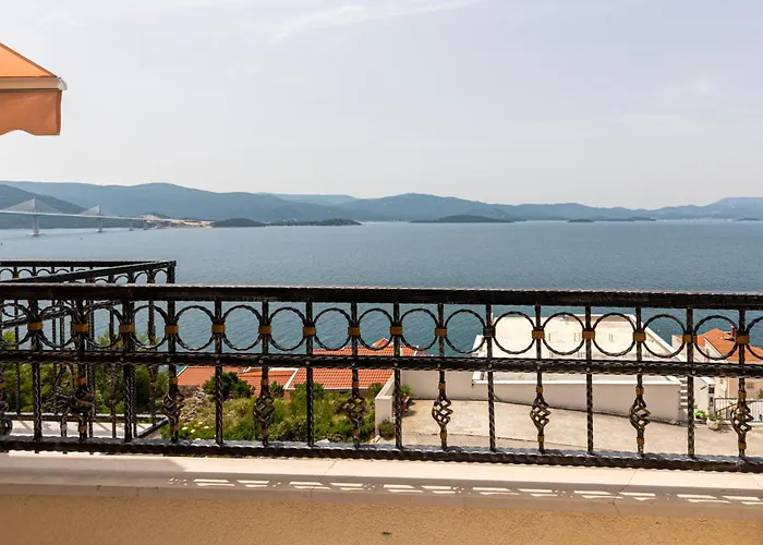 Amazing In With Wifi Komarna